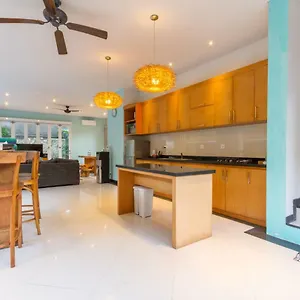  Villa Villa Legian